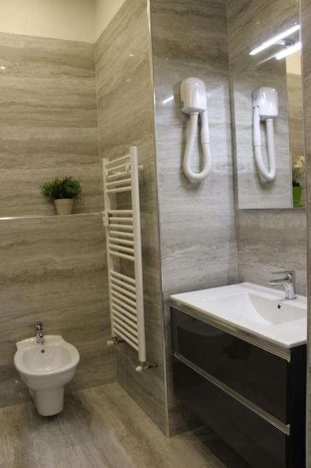 Art Apartment Stazione B فلورنس المظهر الخارجي الصورة